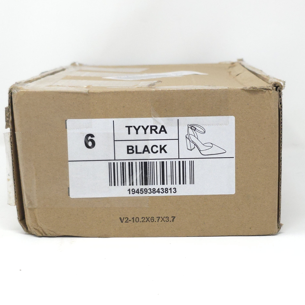 Journee Tyyra Black Vegan Suede Block Heel Pumps Wide US 6 - Picture 10 of 10